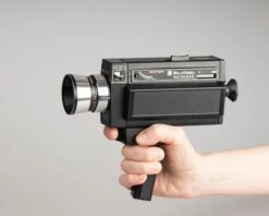 Bell And Howell 492 Super 8 Movie Camera(Bell And Howell 492 Super 8 Movie Camera)