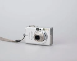 Canon® Canon Powershot S500 Digital Elph 5MP CCD Digicam W/ 1GB CF Card + Battery + Charger(Canon Powershot S500 Digital Elph 5mp Ccd Digicam W 1gb Cf Card Battery Charger) -Vintage Camera Store Canon powershot S500 5mp CCD digicam 20240307 896