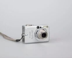 Canon® Canon Powershot S500 Digital Elph 5MP CCD Digicam W/ 1GB CF Card + Battery + Charger(Canon Powershot S500 Digital Elph 5mp Ccd Digicam W 1gb Cf Card Battery Charger) -Vintage Camera Store Canon powershot S500 5mp CCD digicam 20240307 897