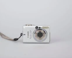 Canon® Canon Powershot S500 Digital Elph 5MP CCD Digicam W/ 1GB CF Card + Battery + Charger(Canon Powershot S500 Digital Elph 5mp Ccd Digicam W 1gb Cf Card Battery Charger) -Vintage Camera Store Canon powershot S500 5mp CCD digicam 20240307 900