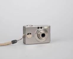 Canon® Canon Powershot S230 Digital Elph 3.2MP CCD Digicam W/ 128 MB CF Card + Battery + Charger(Canon Powershot S230 Digital Elph 3 2mp Ccd Digicam W 128 Mb Cf Card Battery Charger) -Vintage Camera Store Canon powershot s230 3.2mp CCD digicam 20240307 920