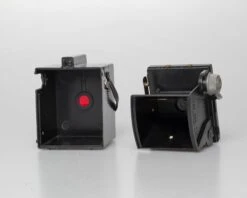 Herco Imperial 620 Snap Shot Camera With Flash-holder(Herco Imperial 620 Snap Shot Camera With Flash Holder) -Vintage Camera Store Herco Imperial 620 snapshot camera with flash 20250417