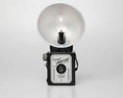 Herco Imperial 620 Snap Shot Camera With Flash-holder(Herco Imperial 620 Snap Shot Camera With Flash Holder)