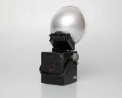 Herco Imperial 620 Snap Shot Camera With Flash-holder(Herco Imperial 620 Snap Shot Camera With Flash Holder) -Vintage Camera Store Herco Imperial 620 snapshot camera with flash 20250417 6