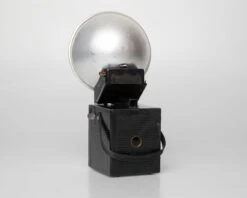 Herco Imperial 620 Snap Shot Camera With Flash-holder(Herco Imperial 620 Snap Shot Camera With Flash Holder) -Vintage Camera Store Herco Imperial 620 snapshot camera with flash 20250417 7