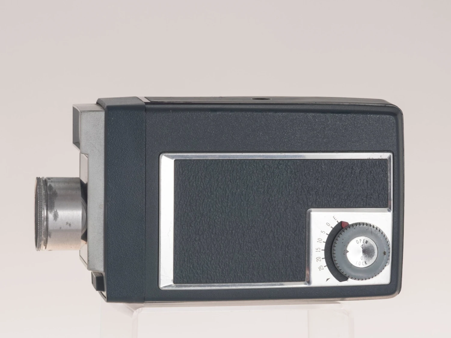 Kodak Automatic 8 8mm Movie Camera(Kodak 8mm Movie Camera) 4 Kodak Automatic 8 8mm Movie Camera(Kodak 8mm Movie Camera) - Image 4