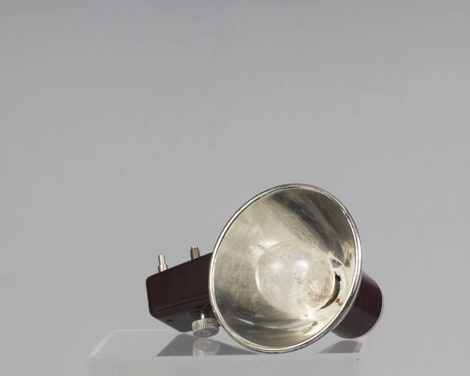 Kodak Brownie Holiday Flash With Flash Holder And Flash-bulb (uses 127 Film)(Kodak Brownie Holiday Flash With Flash Holder And Flash Bulb Uses 127 Film) 6 Kodak Brownie Holiday Flash With Flash Holder And Flash-bulb (uses 127 Film)(Kodak Brownie Holiday Flash With Flash Holder And Flash Bulb Uses 127 Film) - Image 6