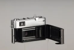 Minolta Hi-Matic 9 35mm Rangefinder Camera With Original Case(Minolta Hi Matic 9 35mm Rangerfinder Camera With Original Case) -Vintage Camera Store Minolta Hi Matic 9 ser707317 20200707 472