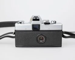 Minolta SRT 200 35mm SLR W/ Rokkor 50mm F1.7 Lens + Ever-ready Case (serial 7527170)(Minolta Srt 200 35mm Slr W Rokkor 50mm F1 7 Lens Serial 7527170) -Vintage Camera Store Minolta SRT 200 35mm SLR camera serial 7527170 202304263941