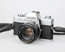 Minolta SRT 200 35mm SLR W/ Rokkor 50mm F1.7 Lens + Ever-ready Case (serial 7527170)(Minolta Srt 200 35mm Slr W Rokkor 50mm F1 7 Lens Serial 7527170) -Vintage Camera Store Minolta SRT 200 35mm SLR camera serial 7527170 202304263944