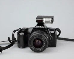 Minolta Dynax 3000i 35mm SLR W/ Minolta AF Zoom 35-70mm + Program D 314i Flash(Minolta Dynax 3000i 35mm Slr W Minolta Af Zoom 35 70mm Program D 314i Flash)