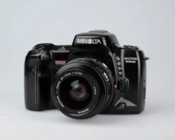 Minolta Maxxum 700si 35mm Film SLR W/ Maxxum AF 35-70mm Lens(Minolta Maxxum 700si 35mm Film Slr W Maxxum Af 35 70mm Lens) -Vintage Camera Store Minolta maxxum 700si 35mmSLR serial 55602203 202212112600