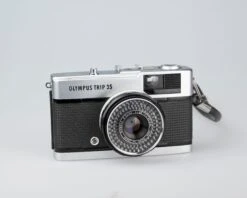 Olympus Trip 35 35mm Camera (serial 1613265)(Olympus Trip 35 35mm Camera Serial 1613265)