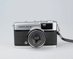 Olympus Trip 35 35mm Camera (serial 1613265)(Olympus Trip 35 35mm Camera Serial 1613265) -Vintage Camera Store Olympus Trip 35 serial 1613265 202211142223