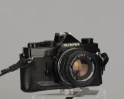 Olympus OM-1 35mm Film SLR W/ Zuiko 50mm F1.8 Lens And Ever-ready Case(Olympus Om 1 35mm Film Slr W Zuiko 50mm F1 8 Lens And Ever Ready Case) -Vintage Camera Store Olympus om 1 serial356498 20201114 498