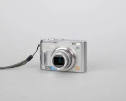 Panasonic Lumix DMC-LZ1 4 MP CCD Sensor Digicam (uses AA Batteries + SD Card Memory)(Panasonic Lumix Dmc Lz1 4 Mp Ccd Sensor Digicam Uses Aa Batteries Sd Card Memory) -Vintage Camera Store PanasonicLumixDMC LZ1 4 megapixel ccd digicam 20240319 1084