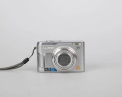 Panasonic Lumix DMC-LZ1 4 MP CCD Sensor Digicam (uses AA Batteries + SD Card Memory)(Panasonic Lumix Dmc Lz1 4 Mp Ccd Sensor Digicam Uses Aa Batteries Sd Card Memory) -Vintage Camera Store PanasonicLumixDMC LZ1 4 megapixel ccd digicam 20240319 1088
