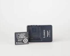 Panasonic Lumix FS20 Digicam Feat/ 10.1 MP CCD Sensor + Leica DC Lens;w/ Charger + Battery + Box + Manual(Panasonic Lumix Fs20 Digicam Feat 10 1 Mp Ccd Sensor Leica Dc Lens W Charger Battery Box Manual) -Vintage Camera Store Panasonic lumix FS20 pink digicam box manual charger 202306064326