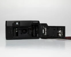 Pentax Zoom-70 (IQZoom) 35mm Camera W/case (serial 5186332)(Pentax Zoom 70 Iqzoom 35mm Camera W Case Serial 5186332) -Vintage Camera Store Pentax Zoom70 35mm pns camera serial 5186332 20250314 1