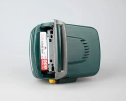 Polaroid 600 OneStep Express Instant Camera (serial CA8OCQEBCFJA)(Polaroid 600 Onestep Express Instant Camera Serial Ca8ocqebcfja) -Vintage Camera Store Polaroid 600 OneStep Express instant camera serial CA8OCQEBCFJA 202304133585