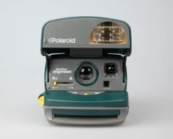 Polaroid 600 OneStep Express Instant Camera (serial CA8OCQEBCFJA)(Polaroid 600 Onestep Express Instant Camera Serial Ca8ocqebcfja) -Vintage Camera Store Polaroid 600 OneStep Express instant camera serial CA8OCQEBCFJA 202304133592