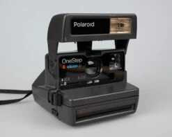 Polaroid OneStep Close-up 600 Instant Camera (serial F6M508VUVDDA)(Polaroid Onestep Close Up 600 Instant Camera Serial F6m508vuvdda) -Vintage Camera Store Polaroid OneStep CloseUp serial F6M508VUVDDA 202303173399
