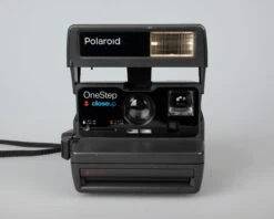Polaroid OneStep Close-up 600 Instant Camera (serial F6M508VUVDDA)(Polaroid Onestep Close Up 600 Instant Camera Serial F6m508vuvdda)