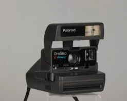 Polaroid OneStep Close-up 600 Instant Camera (serial L5R2WWTFVDDA)(Polaroid One Step 600 Instant Camera)