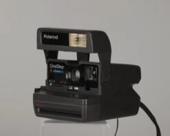Polaroid OneStep Close-up 600 Instant Camera (serial L5R2WWTFVDDA)(Polaroid One Step 600 Instant Camera) -Vintage Camera Store PolaroidonestepcloseupserialL5R2WWTFVDDA 20201127 666