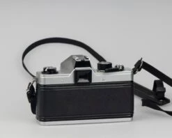 Praktica MTL 5 35mm Film SLR Camera With Rikenon 50mm F2 Lens(Praktica Mtl5 35mm Film Slr Camera With Rikenon 50mm F2 Lens) -Vintage Camera Store Praktica MTL5 with rikenon50mmf2lens 20200530 084