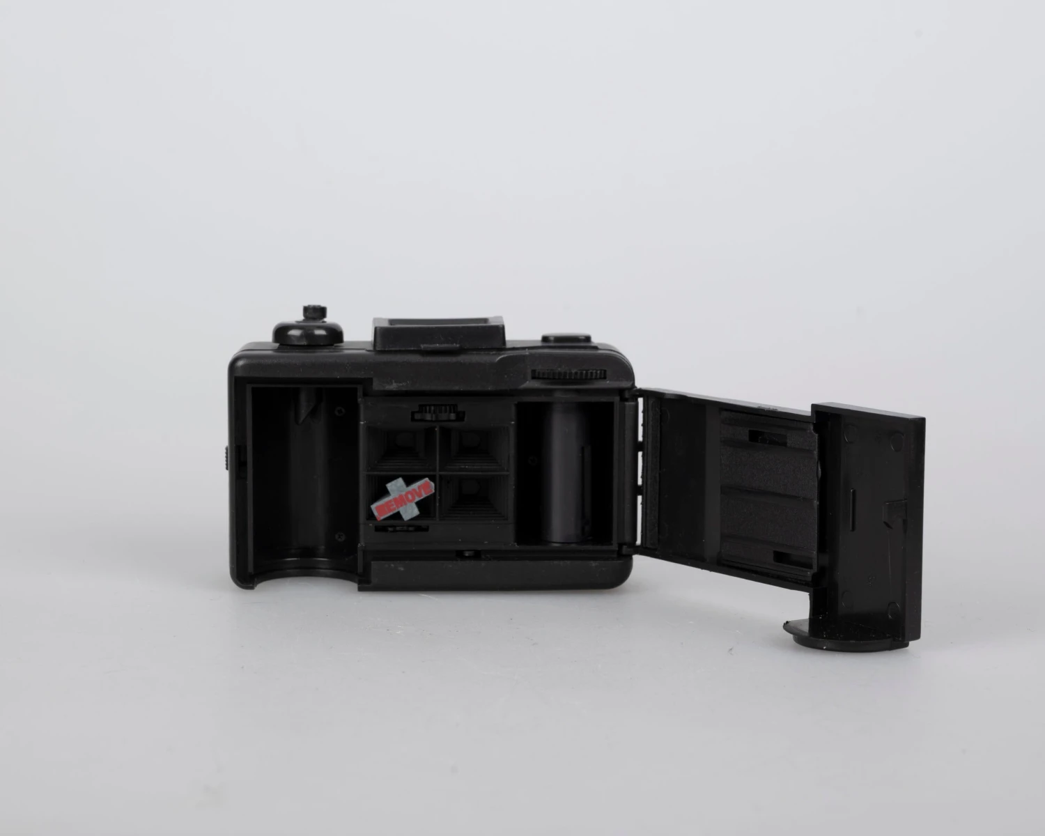 Accoutrements Pop Cam 35mm Novelty 'Andy Warhol' Camera(Accoutrements Pop Cam 35mm Novelty Andy Warhol Camera) 10 Accoutrements Pop Cam 35mm Novelty 'Andy Warhol' Camera(Accoutrements Pop Cam 35mm Novelty Andy Warhol Camera) - Image 10