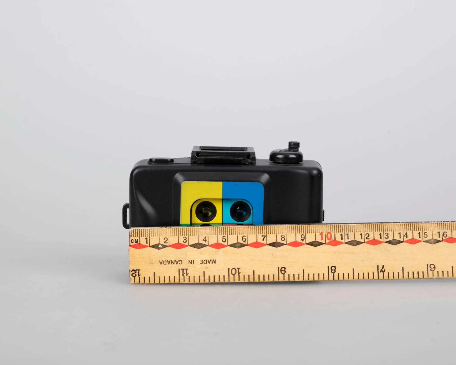 Accoutrements Pop Cam 35mm Novelty 'Andy Warhol' Camera(Accoutrements Pop Cam 35mm Novelty Andy Warhol Camera) 3 Accoutrements Pop Cam 35mm Novelty 'Andy Warhol' Camera(Accoutrements Pop Cam 35mm Novelty Andy Warhol Camera) - Image 3