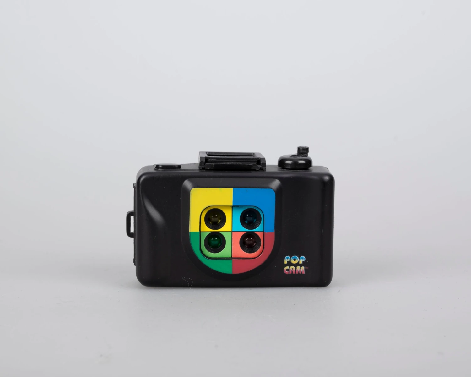 Accoutrements Pop Cam 35mm Novelty 'Andy Warhol' Camera(Accoutrements Pop Cam 35mm Novelty Andy Warhol Camera) 2 Accoutrements Pop Cam 35mm Novelty 'Andy Warhol' Camera(Accoutrements Pop Cam 35mm Novelty Andy Warhol Camera) - Image 2