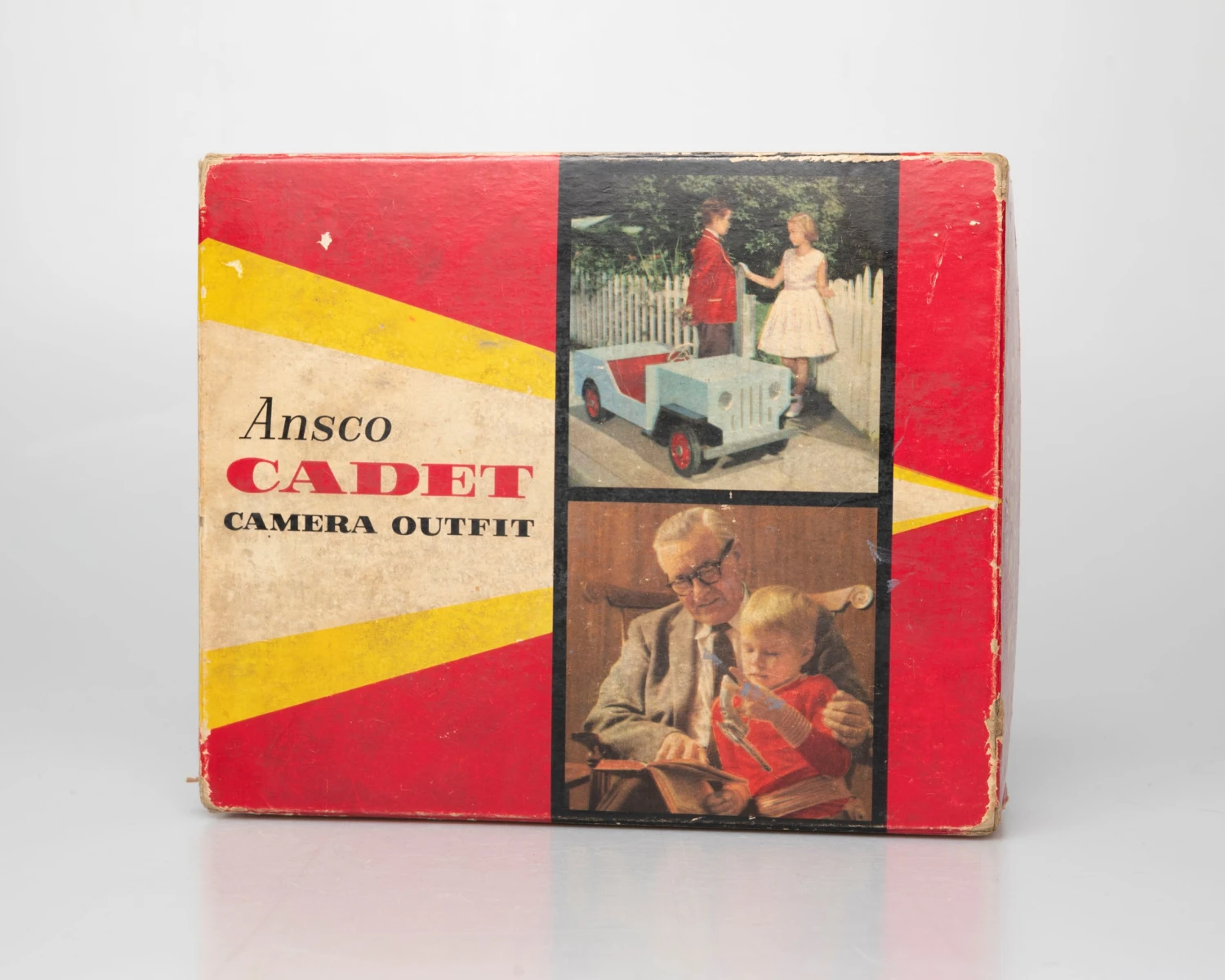 Ansco Cadet Camera Outfit W/ Flash Holder + Bulbs(Ansco Cadet Camera Outfit W Flash Holder Bulbs) 4 Ansco Cadet Camera Outfit W/ Flash Holder + Bulbs(Ansco Cadet Camera Outfit W Flash Holder Bulbs) - Image 4