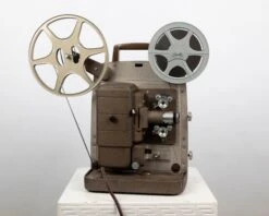 Bell And Howell 253 RV Regular 8 Movie Projector (serial F73714)(Bell And Howell 253 Rv Regular 8 Movie Projector Serial F73714)