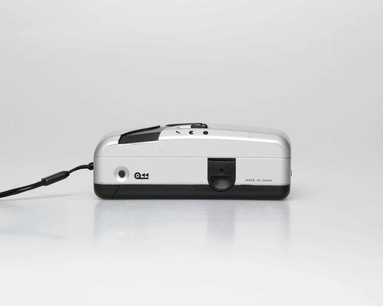 Bell And Howell 602 35mm Camera(Bell And Howell 602 35mm Camera) 7 Bell And Howell 602 35mm Camera(Bell And Howell 602 35mm Camera) - Image 7