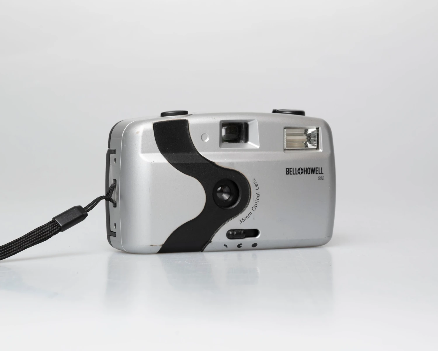 Bell And Howell 602 35mm Camera(Bell And Howell 602 35mm Camera) 4 Bell And Howell 602 35mm Camera(Bell And Howell 602 35mm Camera) - Image 4