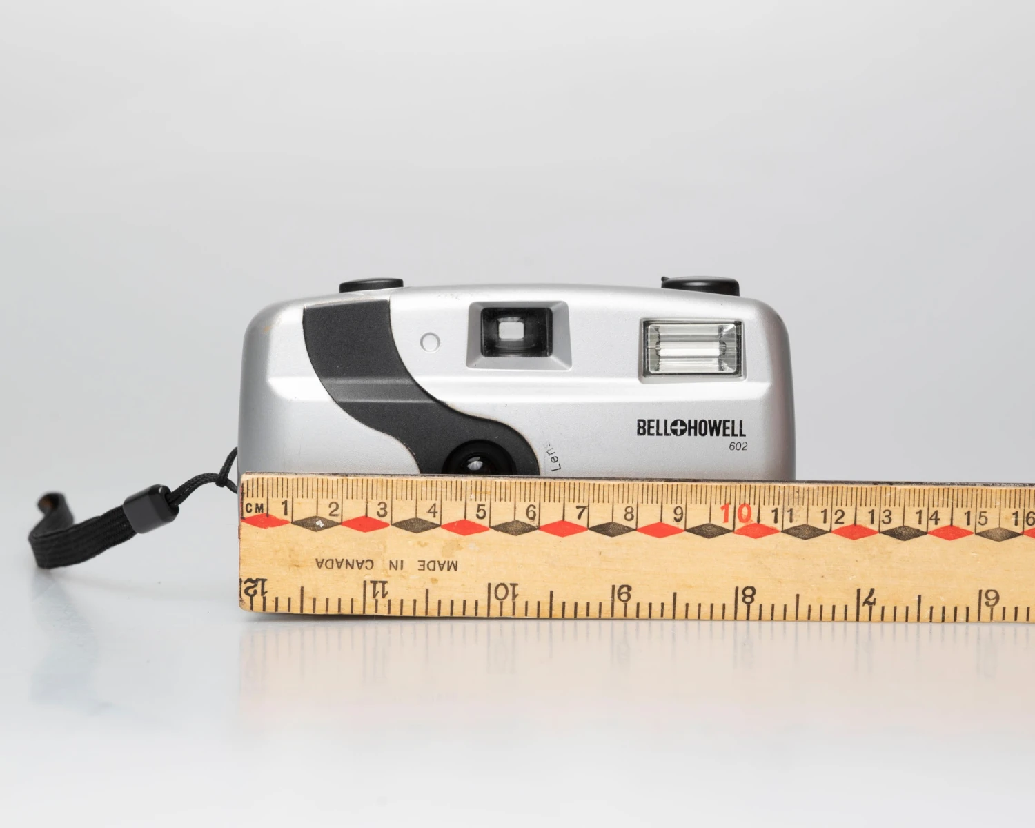 Bell And Howell 602 35mm Camera(Bell And Howell 602 35mm Camera) 2 Bell And Howell 602 35mm Camera(Bell And Howell 602 35mm Camera) - Image 2