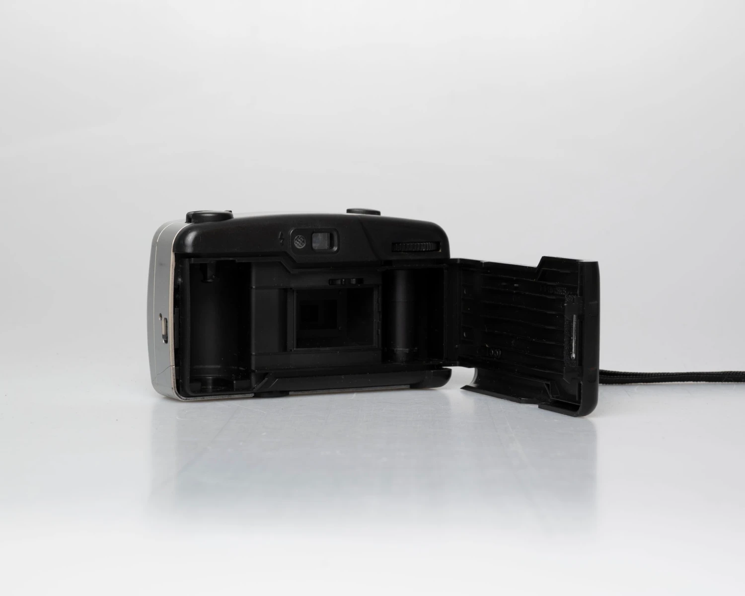 Bell And Howell 602 35mm Camera(Bell And Howell 602 35mm Camera) 9 Bell And Howell 602 35mm Camera(Bell And Howell 602 35mm Camera) - Image 9