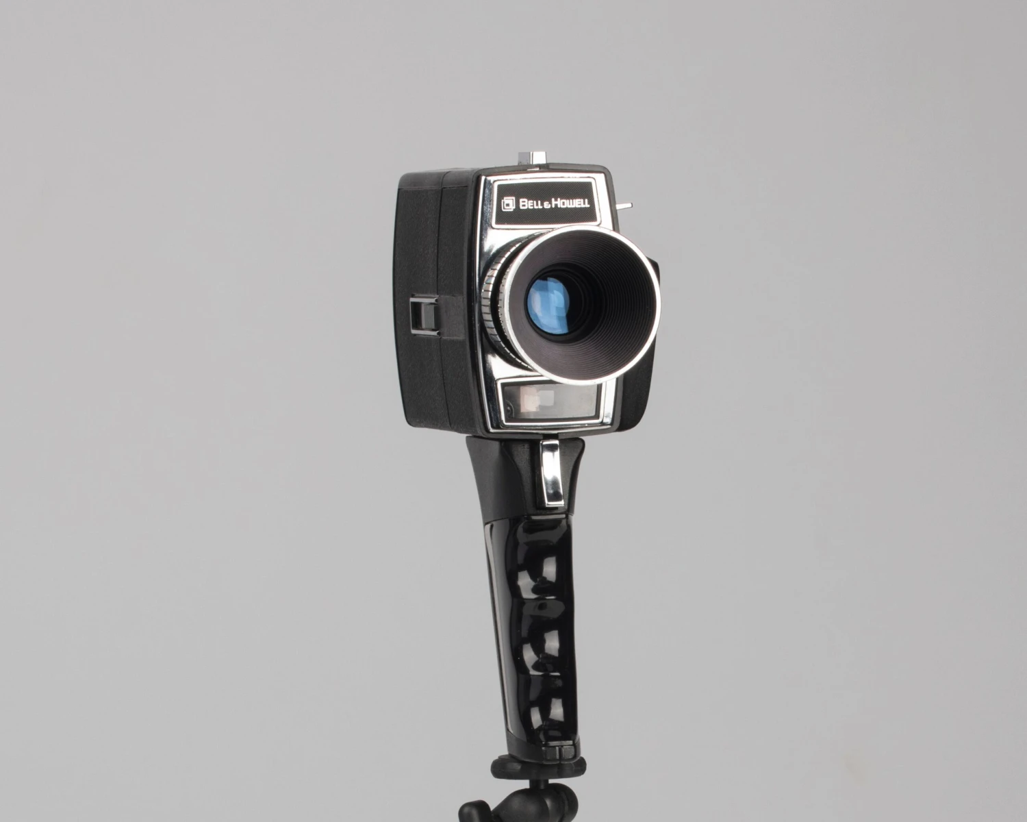 Bell And Howell 1206 Director Series Super 8 Movie Camera(Bell And Howell 1206 Director Series Super 8 Movie Camera) 10 Bell And Howell 1206 Director Series Super 8 Movie Camera(Bell And Howell 1206 Director Series Super 8 Movie Camera) - Image 10