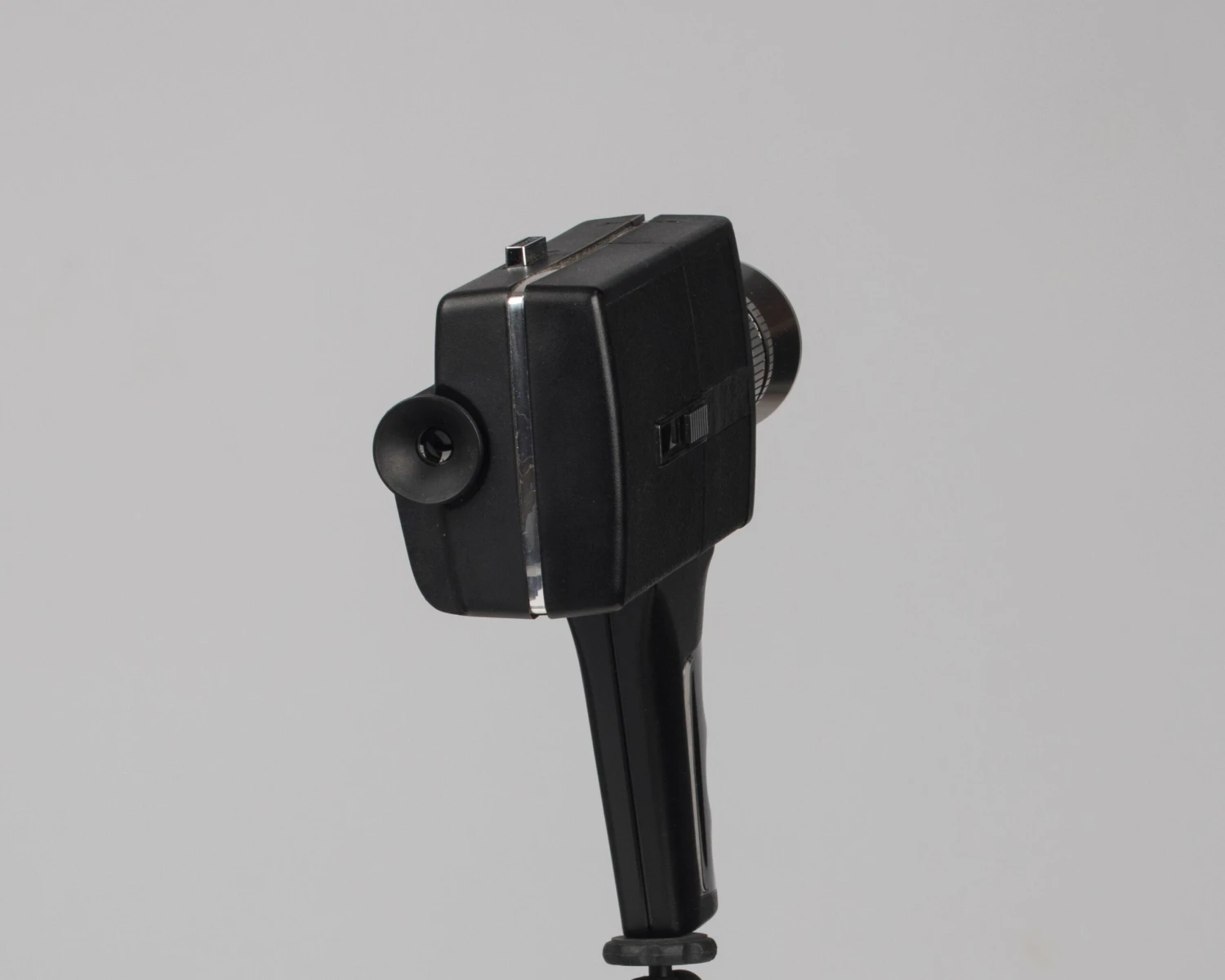 Bell And Howell 1206 Director Series Super 8 Movie Camera(Bell And Howell 1206 Director Series Super 8 Movie Camera) 13 Bell And Howell 1206 Director Series Super 8 Movie Camera(Bell And Howell 1206 Director Series Super 8 Movie Camera) - Image 13