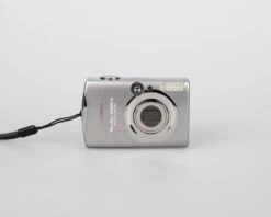 Canon® PowerShot SD800 IS Digital ELPH Digicam W/ 4GB SD Card + Battery + Charger + Case(Powershot Sd800 Is Digital Elph Digicam W 4gb Sd Card Battery Charger) -Vintage Camera Store canon powershot SD800IS 7mp digicam20240725 2037