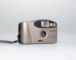 Fujifilm Clear Shot 10 Auto 35mm Film Camera W/ Case (serial 4011813)(Fujifilm Clear Shot 10 Auto 35mm Film Camera W Case Serial 4011813) -Vintage Camera Store fujifilm clearshot10Auto 35mm film pns camera serial 4011813 20241215 5
