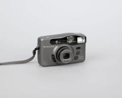 Fujifilm DL-260 Zoom MR 35mm Camera W/ Case (serial 80706760)(Fujifilm Dl 260 Zoom Mr 35mm Camera W Case Serial 80706760) -Vintage Camera Store fujifilm dl 270 zoom 35mmm film pns camera serial 80706760 20240812 2253