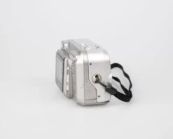 Fujifilm Finepix 2600 Zoom Digicam W/ 2 MP CCD Sensor W/ 64 MB Smart Media Card (uses AA Batteries)(Fujifilm Finepix 2600 Zoom Digicam W 2mp Ccd Sensor W 64mb Smartmedia Card Uses Aa Batteries) -Vintage Camera Store fujifilm finepix 2600Zoom ccd digicam 202304304055