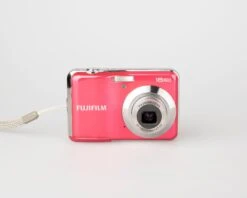 Fujifilm Finepix AV250 Digicam W/ 16 MP CCD Sensor + 2GB SD Card (uses AA Batteries)(Fujifilm Finepix Av250 Digicam W 16 Mp Ccd Sensor 2gb Sd Card Uses Aa Batteries)