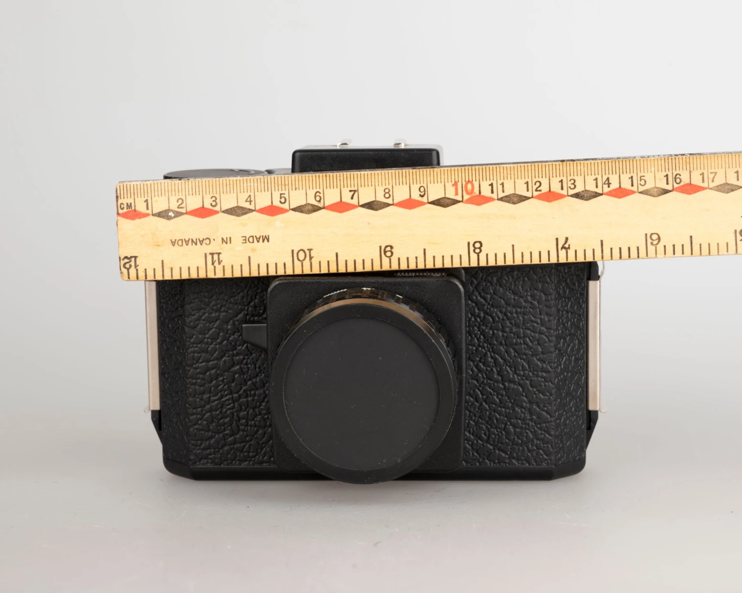 Other Vintage Holga 120S Medium Format Camera W/ Original Box, Strap, And Lens Cap(Vintage Holga 120s Medium Format Camera W Original Box Strap And Lens Cap) - Image 2