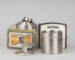 Other Honeywell Nikor Q15 Stainless Steel Film Developing Tank With Two 35mm Reels(Honeywell Nikor Q15 Stainless Steel Developing Tank With Two 35mm Reels) -Vintage Camera Store honeywell nikor q15 film developing tank and 35mm reels 20200530 074