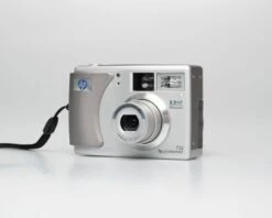 HP Photosmart 735 3.2 MP CCD Sensor Digicam W/ 512MB SD (serial Q2210A)(Hp Photosmart 735 3 2 Mp Ccd Sensor Digicam W 512mb Sd Serial Q2210a) -Vintage Camera Store hp photosmart 735 ccd digicam serial Q2210A 20250324 5