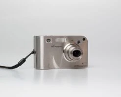 HP Photosmart R717 6.2 MP CCD Sensor Digicam W/ 2GB SD + Battery + Charger (serial CN55JD1031)(Hp Photosmart R717 6 2 Mp Ccd Sensor Digicam W 2gb Sd Battery Charger Serial Cn55jd1031) -Vintage Camera Store hp photosmart r717 compact digicam serial CN55JD1031 20250328 6